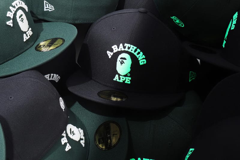 BAPE e New Era illuminano la SS26 con una capsule glow-in-the-dark