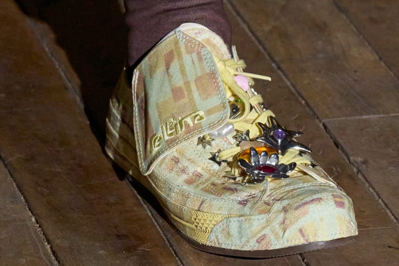 Zoom sui dettagli: le scarpe Collina Strada FW26