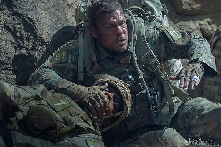 Alan Ritchson in guerra contro una minaccia aliena in War Machine, il nuovo film Netflix