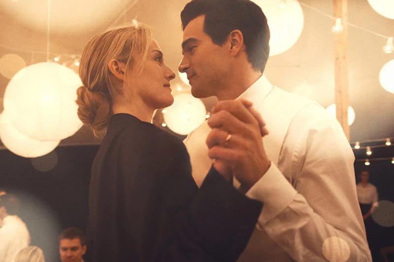 Ryan Murphy svela il trailer ufficiale di “Love Story: John F. Kennedy Jr. and Carolyn Bessette”
