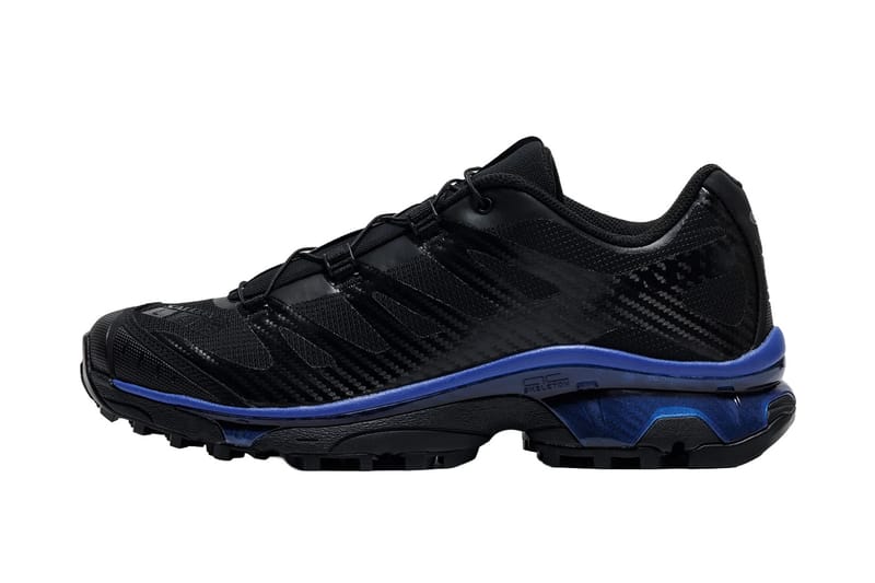 La “Recon Pack” di Salomon punta su una palette urbana e stealth “Black/Bluing”