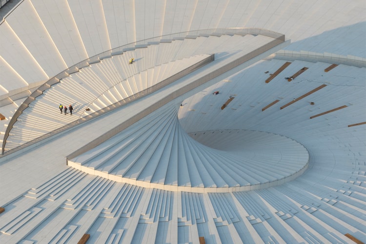 La Grand Opera House di Snøhetta a Shanghai aprirà alla fine del 2026