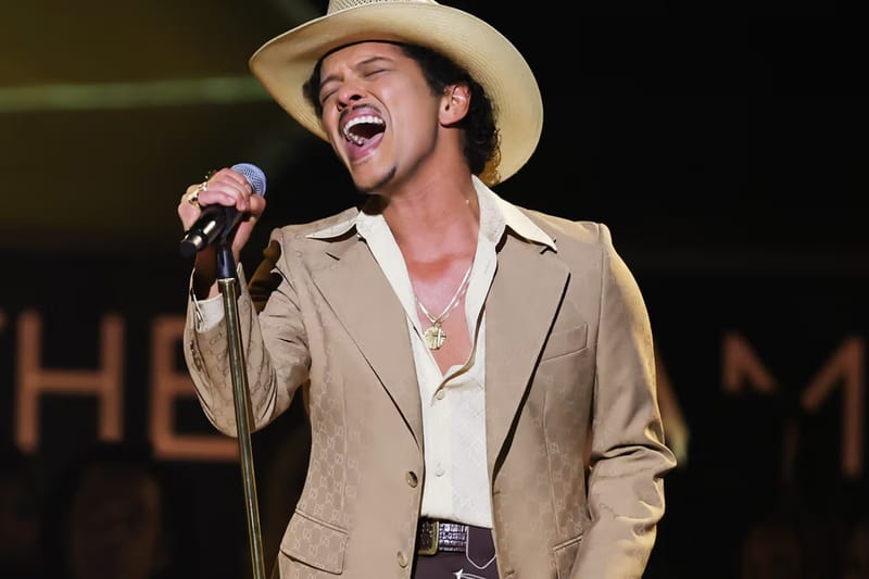 Bruno Mars conquista il suo secondo album n.1 con “The Romantic”