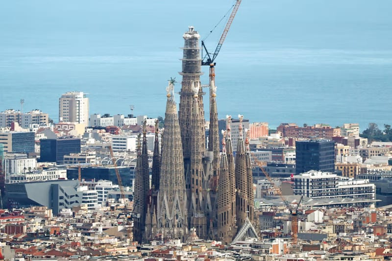 LEGO, in arrivo un gigantesco set dedicato alla Sagrada Familia?