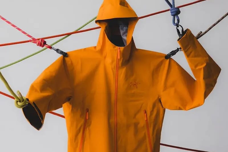 ARC'TERYX e BEAMS presentano in esclusiva la Beta Jacket “Blaze” per la SS26