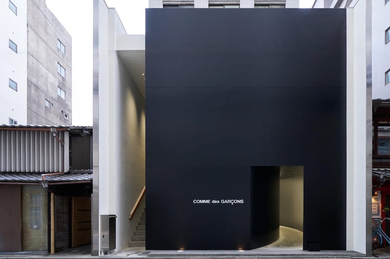 Kyoto riabbraccia COMME des GARÇONS in un nuovo spazio ultra-bold