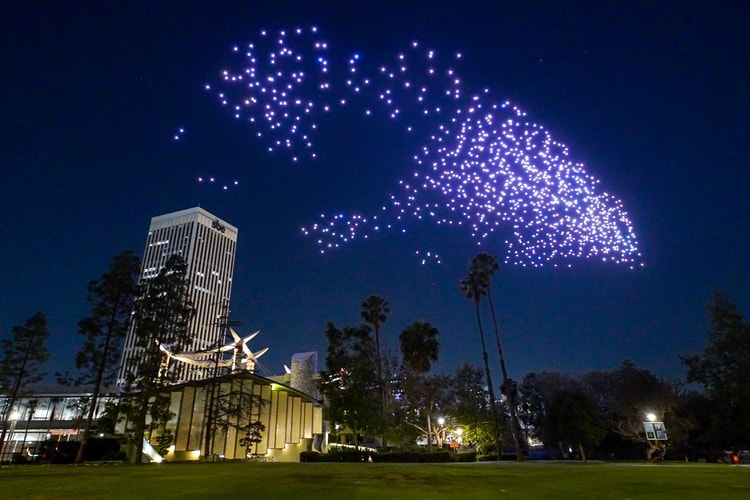 DRIFT fa volare uno stormo di 1.000 droni sopra il LACMA