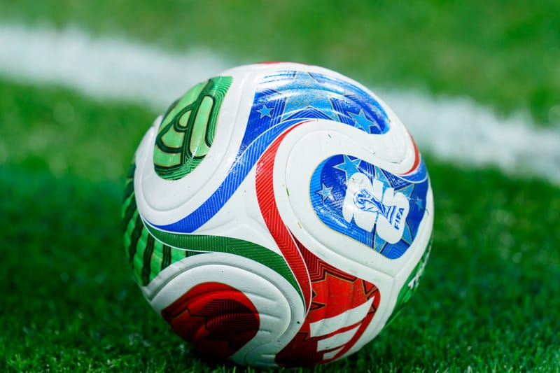 Nike pronta a spodestare adidas: nuovo accordo per i palloni ufficiali UEFA