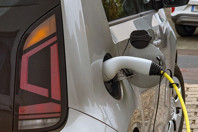Un’ondata di auto elettriche usate può far crollare i prezzi delle EV