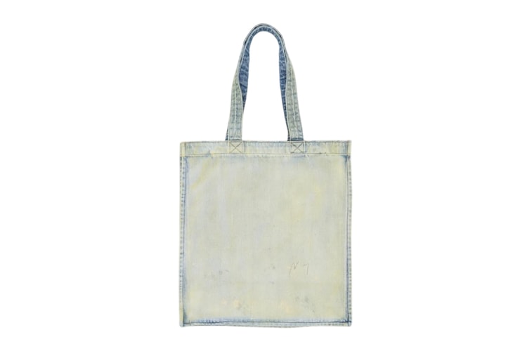 Harmonia x YOKE x ANCELLM, la tote bag in denim invecchiato che celebra l’onda artigianale di Tokyo