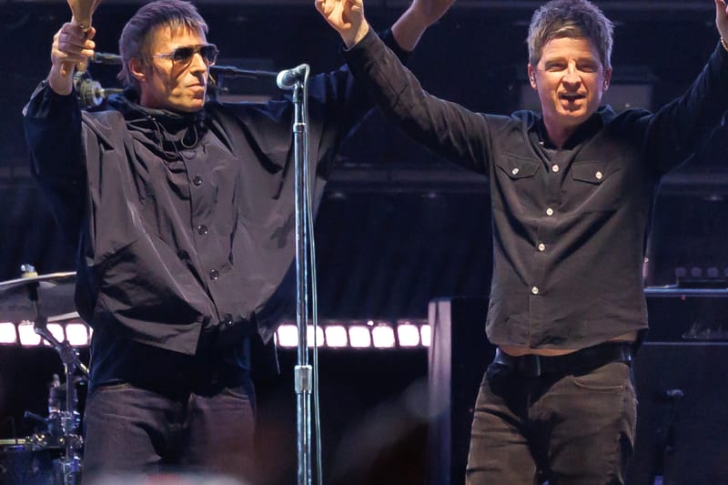 Disney e Steven Knight trasformano “Oasis Live ’25” nel rockumentary che la reunion si merita