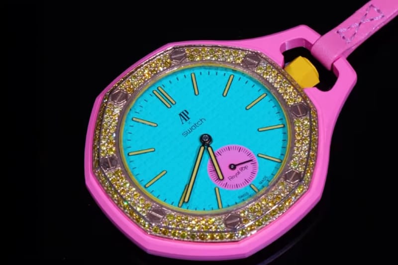 Ghiaccio al polso: Alex Moss svela il Royal Pop AP x Swatch full diamond custom