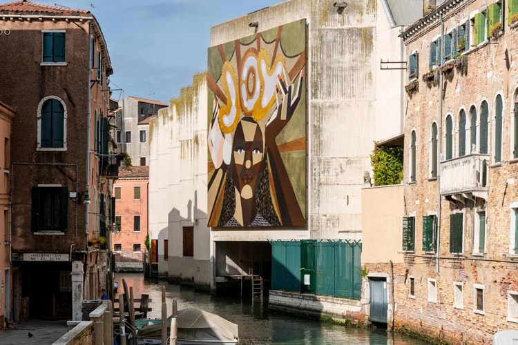 Nuova installazione a Venezia rende omaggio alla compianta curatrice della Biennale Koyo Kouoh