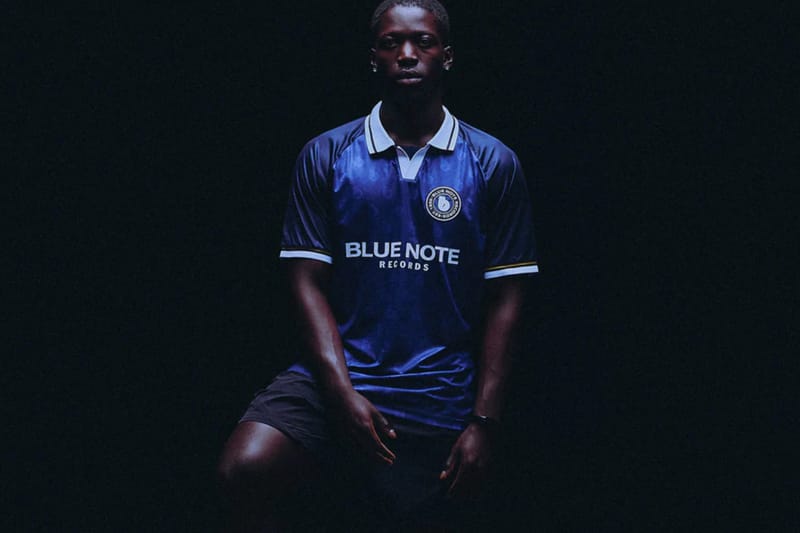 Blue Note Records lancia la Blue Note FC Collection: la nuova capsule che fonde il jazz con il gioco più bello del mondo