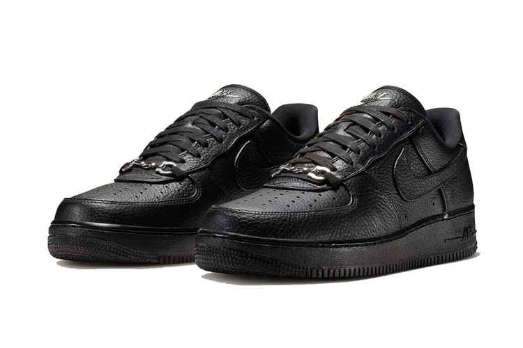 Eleganza in parquet: Nike rinnova le Air Force 1 “Black Leather” con fibbia da loafer