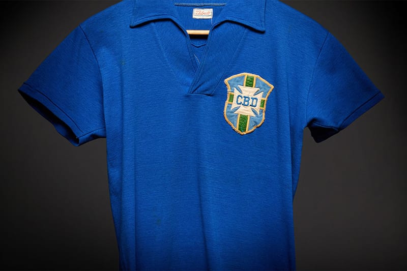 La maglia di Pelé dei Mondiali 1958 all’asta da Sotheby’s: attesi oltre 6 milioni di dollari