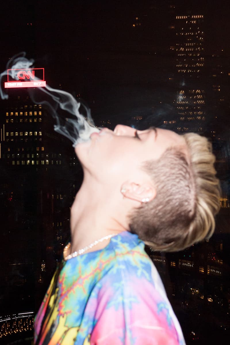 Terry Richardson が撮る Miley Cyrus  