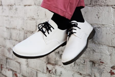 Supreme x Clarks 上品なシボ感のレザーを使用したコラボシューズ