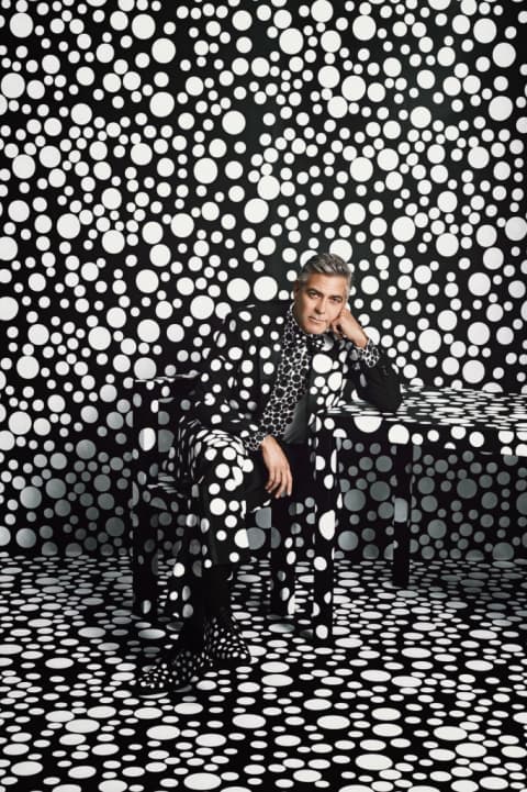 草間 彌生 が手掛けた W Magazine の表紙を飾る ジョージ・クルーニー