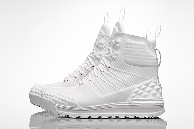 モードな雰囲気の NIKE “Lunarterra Arktos SP” が話題の DSMNY で限定リリース