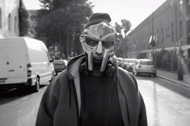 Clarks Originals がラッパーの“MF DOOM” とコラボレーションを展開