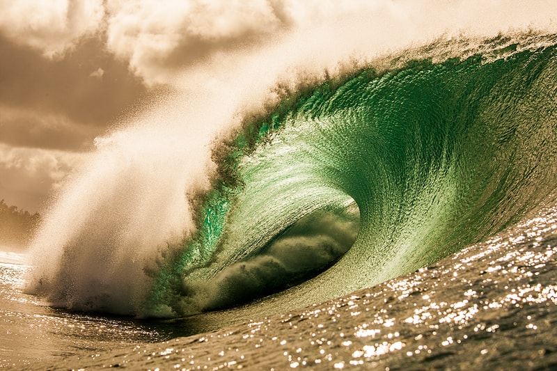 THROUGH THE LENS: サーフフォトグラファー 「Zak Noyle」