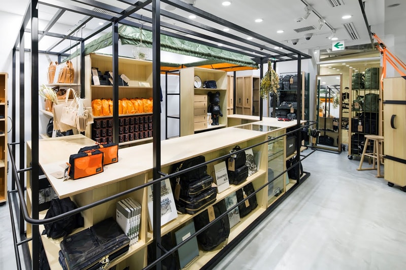 吉田カバン の編集による新しいコンセプトショップ「PORTER STAND」