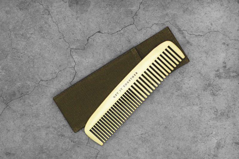 NY発のライフスタイルブランド IZOLA の真鍮製ヘアコーム