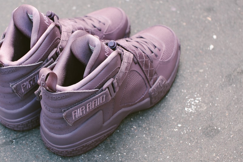 PIGALLE が90年代を代表するスニーカー『Nike Air Raid』のコラボモデルを発表