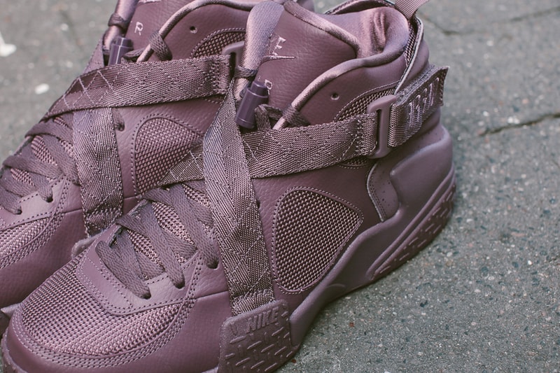 PIGALLE が90年代を代表するスニーカー『Nike Air Raid』のコラボモデルを発表