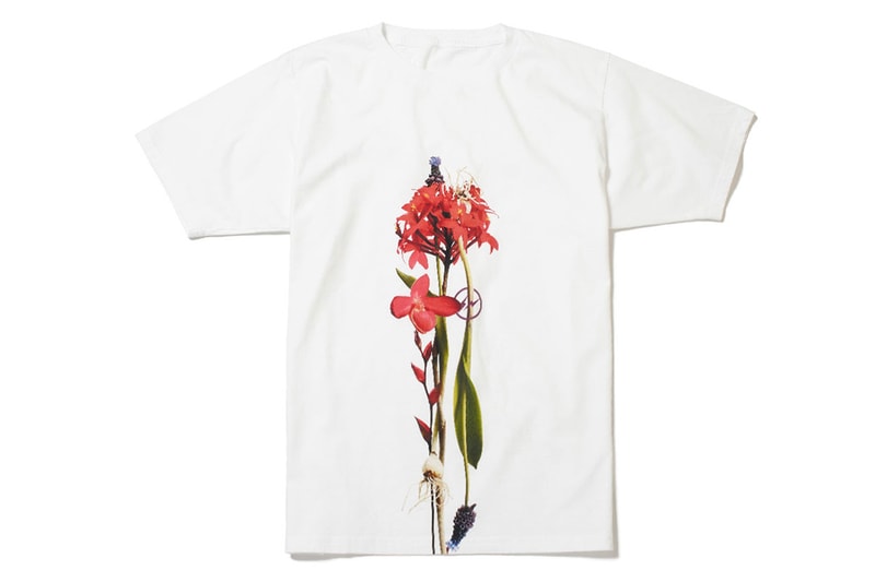the POOL aoyama にて販売中のフローラルT