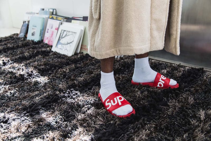 今夏シーンを席巻したサンダルを振り返る “The Summer of Slides” 