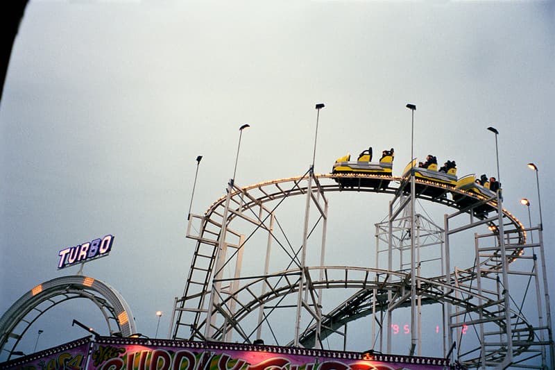 Corinne Day「MAY THE CIRCLE REMAIN UNBROKEN」が発売