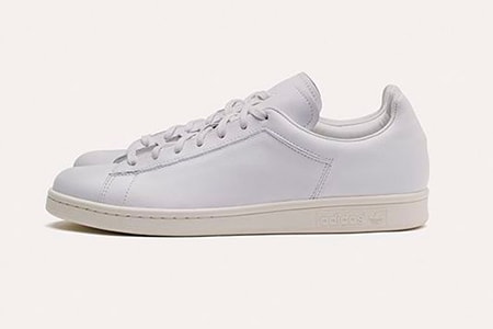 ドーバー ストリート マーケット限定のミニマルな「スタンスミス」