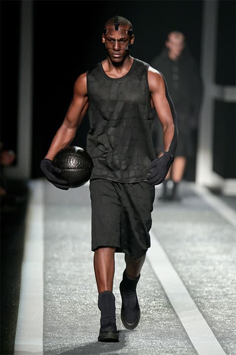 Alexander Wang x H&M collection ランウェイショー開催