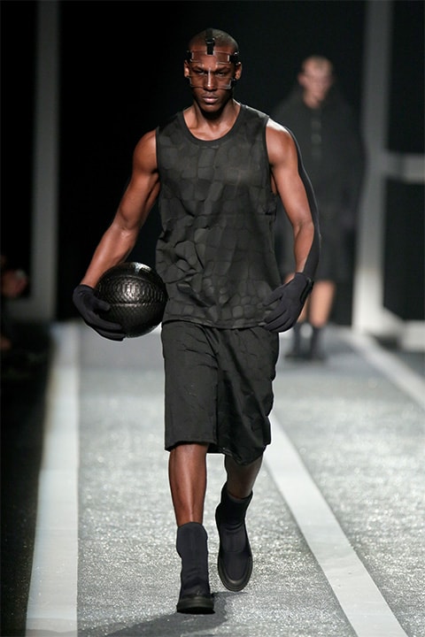 Alexander Wang x H&M collection ランウェイショー開催