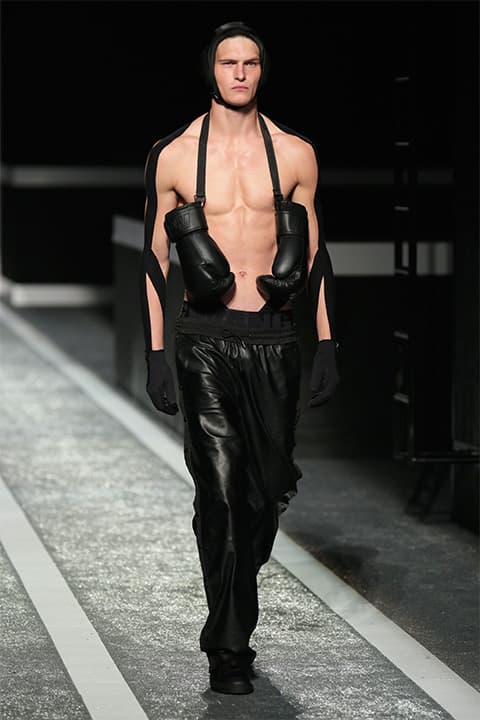 Alexander Wang x H&M collection ランウェイショー開催