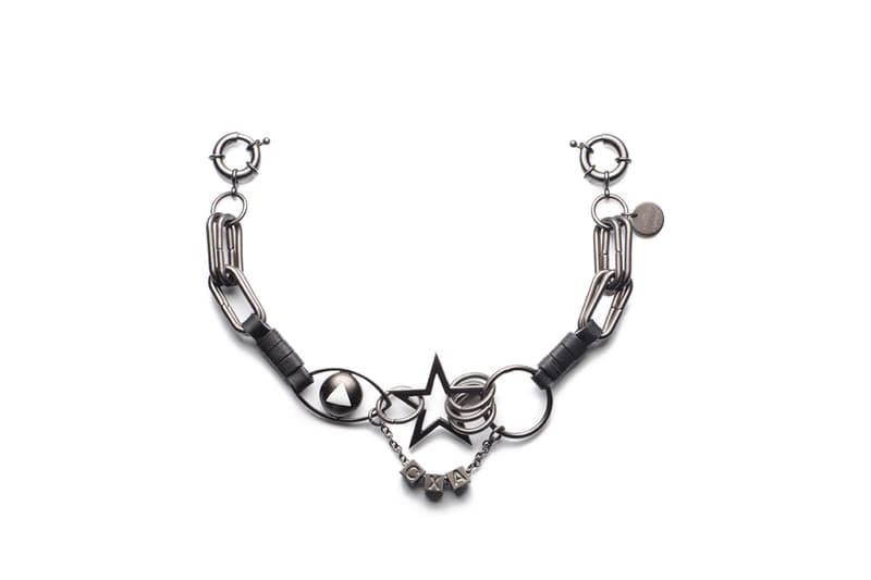 COACH x AMBUSH® バッグチャーム ブレスレットが誕生