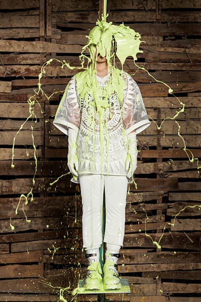 Ai WeiWei×Dover Street Marketのストーリー“Children of the Comme”がV MAGAZINEに収録