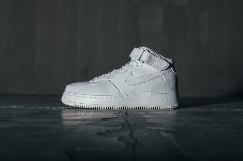 プレミアム仕様の Nike Air Force 1 CMFT ディテールカット