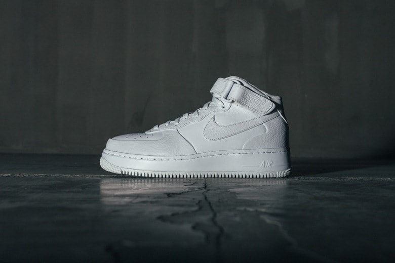 プレミアム仕様の Nike Air Force 1 CMFT ディテールカット