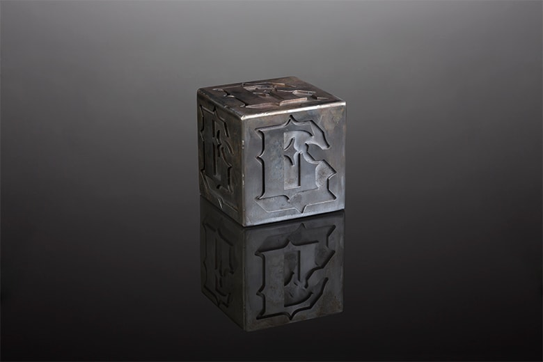 Ben Eine のキューブ作品「URBAN[E]」がグローバル展開