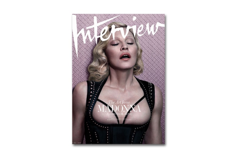 56歳のマドンナが Interview Magazine でトップレス姿を披露