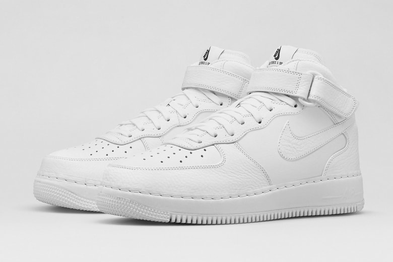 アイコニックなデザインをアップデートした Nike Air Force 1 CMFT 