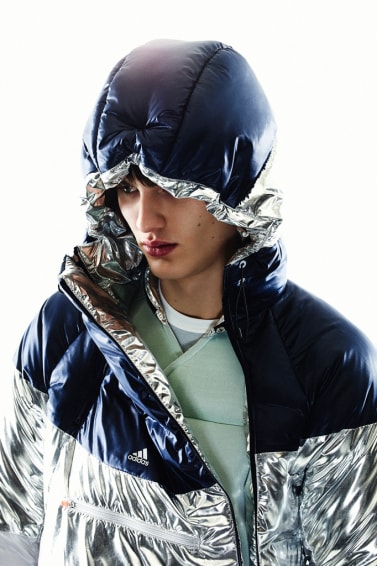 adidas が kolor とのコラボレーションを発表