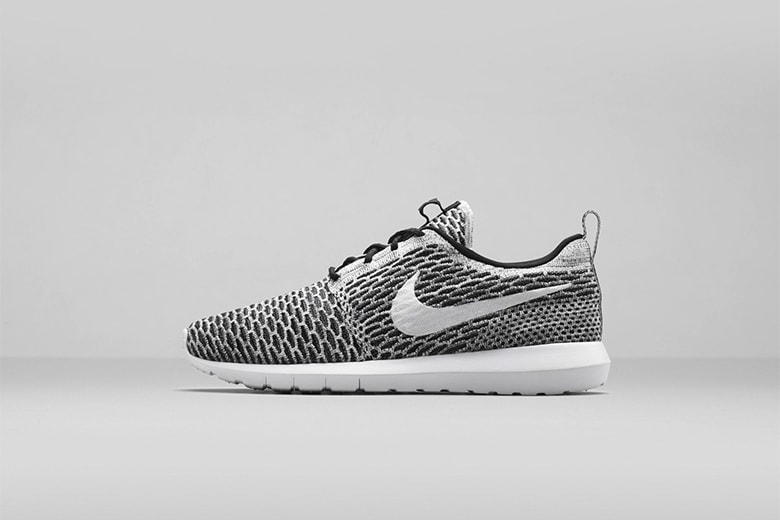 超軽量かつ柔軟性に優れた Nike Roshe Flyknit 
