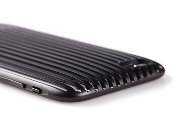 日本の“最新伝統工芸”が光る、15万円のiPhone 6 ケース "The Slit" 