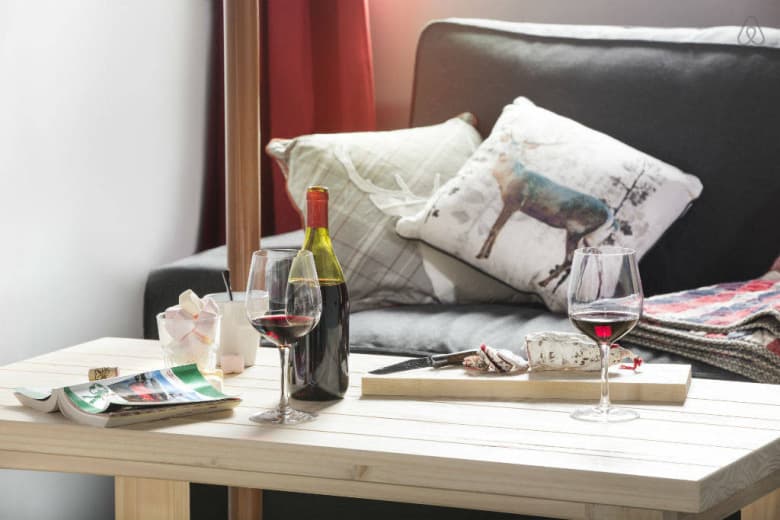 Airbnb が高度2,700mに達するケーブルカーでの宿泊者を募集