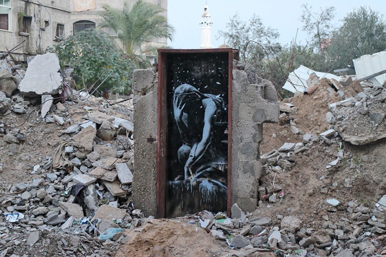 Banksy がガザ地区に新たなストリートアートを描く