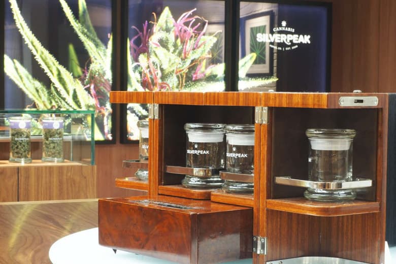 ラグジュアリーなマリファナショップ Silverpeak Apothecary